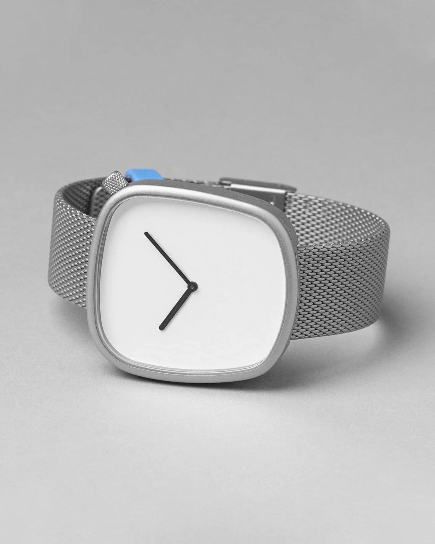 TOMI T-077 Mesh Chain Unisex Watch