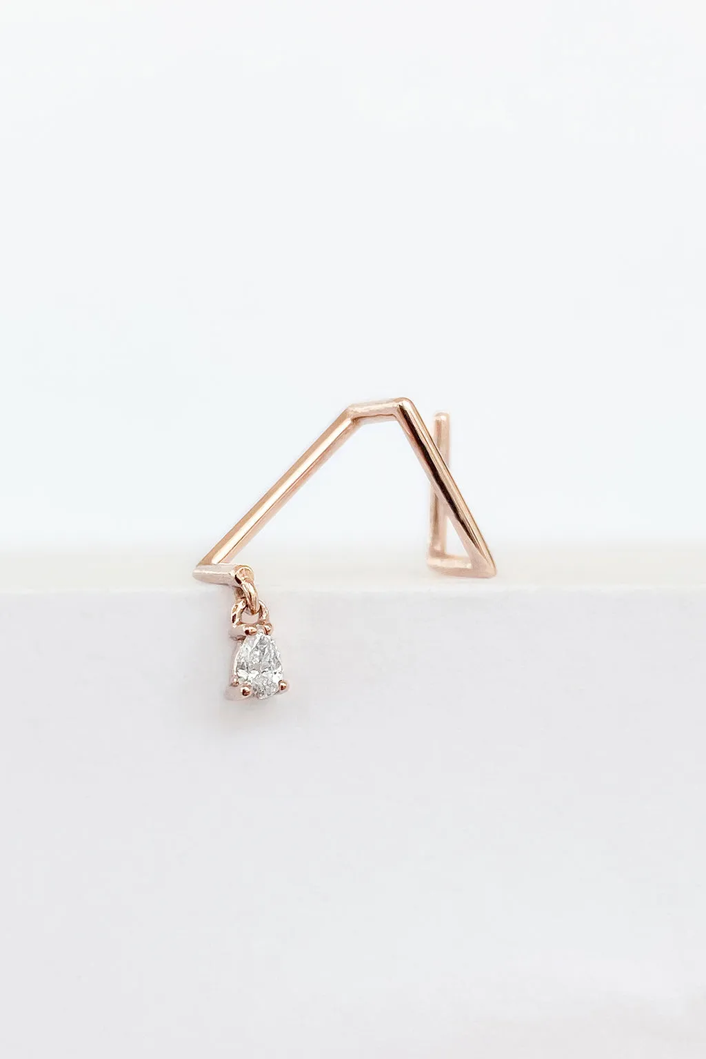 Z Pear diamond gold earring